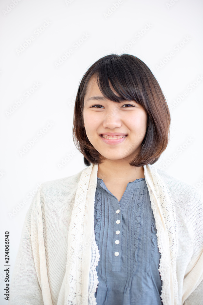微笑む若い女性 微笑む若い女性