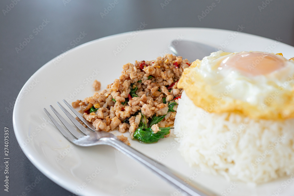 Kra Pao rice and fried egg food from Thailnad.