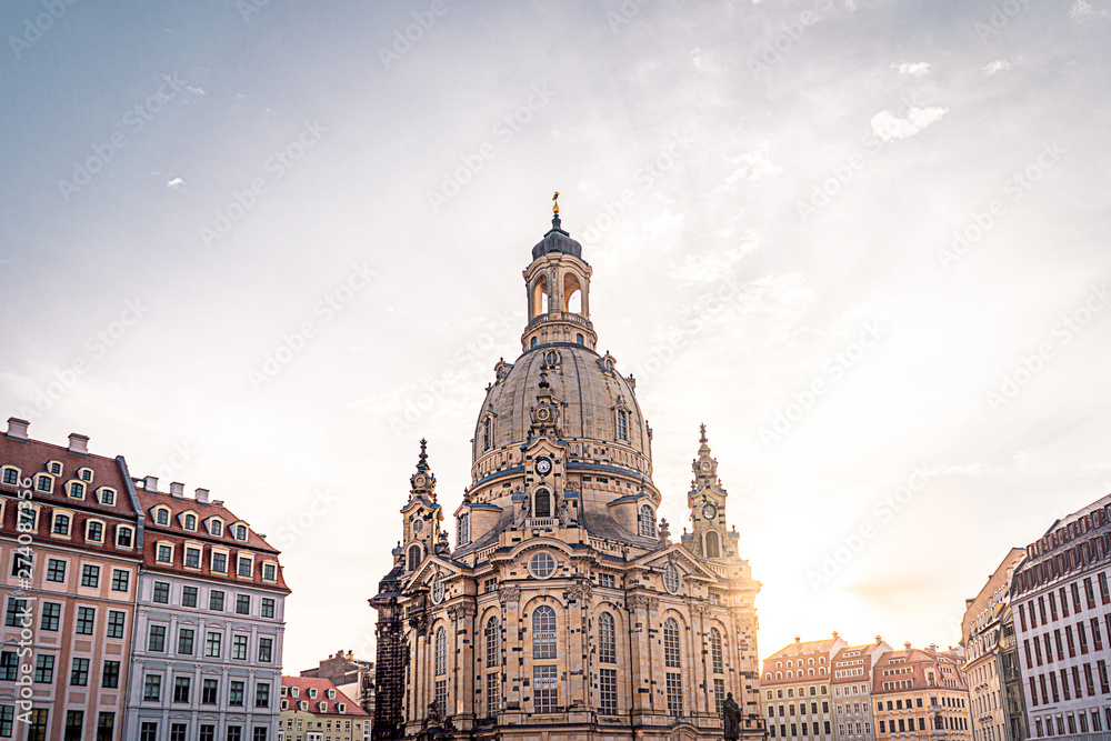 Obraz premium Altstadt von Dresden mit der Frauenkirche