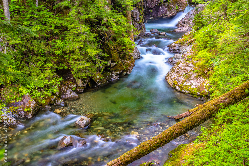 Beautiful Sunset Hike to Franklin Falls in Washington Beautiful Sunset Hike to Franklin Falls in Washington