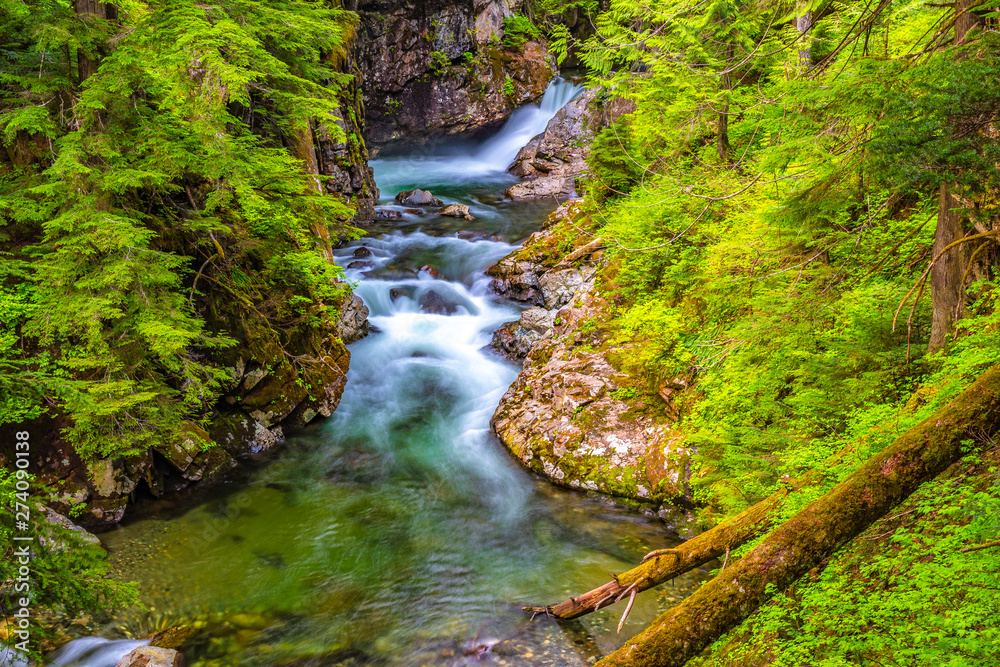 Beautiful Sunset Hike to Franklin Falls in Washington Beautiful Sunset Hike to Franklin Falls in Washington