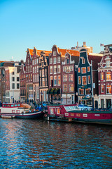 Stickers Amsterdam Doorkijk over Amsterdamse grachten  © badahos