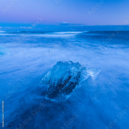 Jokulsarlon beach, Vatnatjokull glacier, Southern Iceland, Iceland, Europe