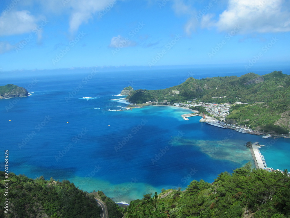 世界遺産・小笠原諸島の青い海