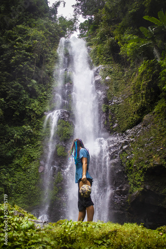 Se sentir petit devant la plus haute cascade de Bali