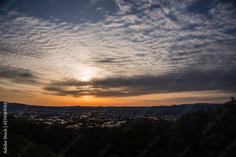 砺波・散居村の夕暮れ 砺波・散居村の夕暮れ