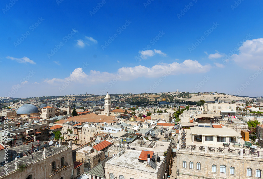 Obraz premium Panoramic view of Jerusalem with Dome of the rock and Temple Mount from Mount of Olives