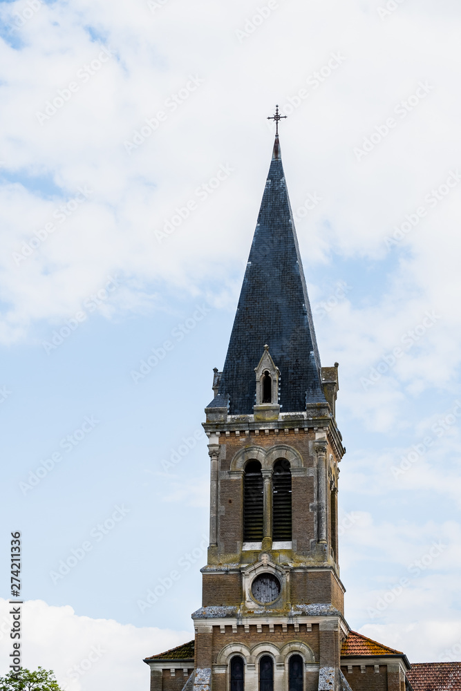 Clocher d'une église en Bourgogne, France