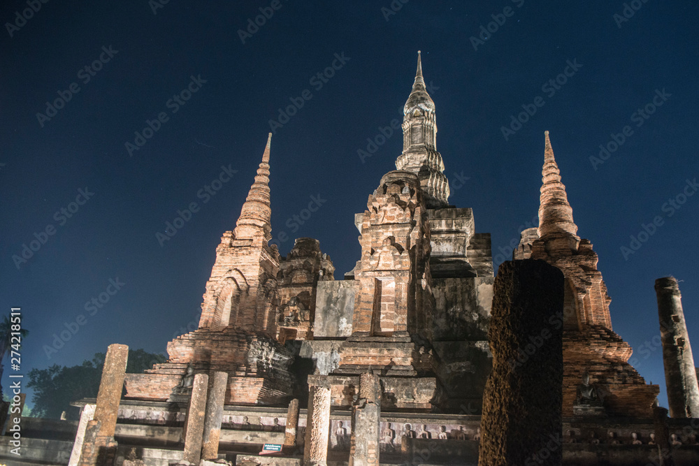 Fototapeta premium ASIA THAILAND SUKHOTHAI WAT MAHATHAT TEMPLE