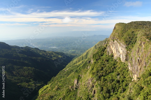 Sri Lanka - Horton Plains National Park - clifftop view