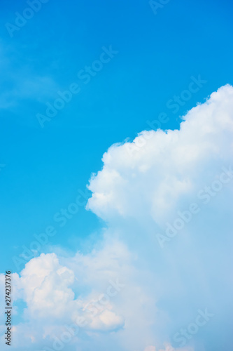 Blue sky and white heap cloud photo