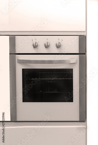 Modern built-in kitchen oven