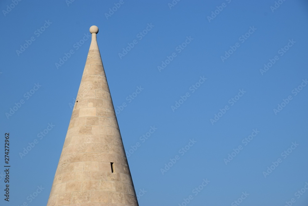 Konische Turmspitze auf der Budapester Fischerbastei