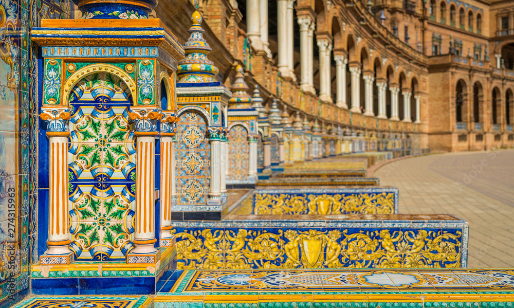 Obraz premium Tiles and decorations in the beautiful Plaza de Espana in Seville. Andalusia, Spain.