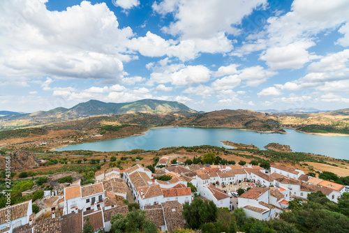 Lago e villaggio arabo, Zahara de la Sierra, Andalusia photo