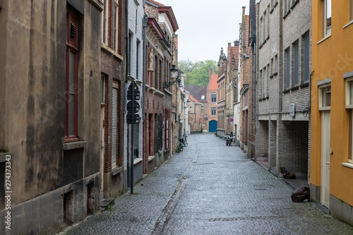 Fototapeta Naklejka Na Ścianę i Meble -  Rainy Brugge streets, May 2019
