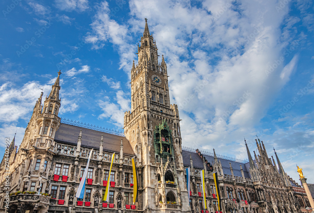 Fototapeta premium Altes Rathaus München am Mareinplatz, Reise München Bayern