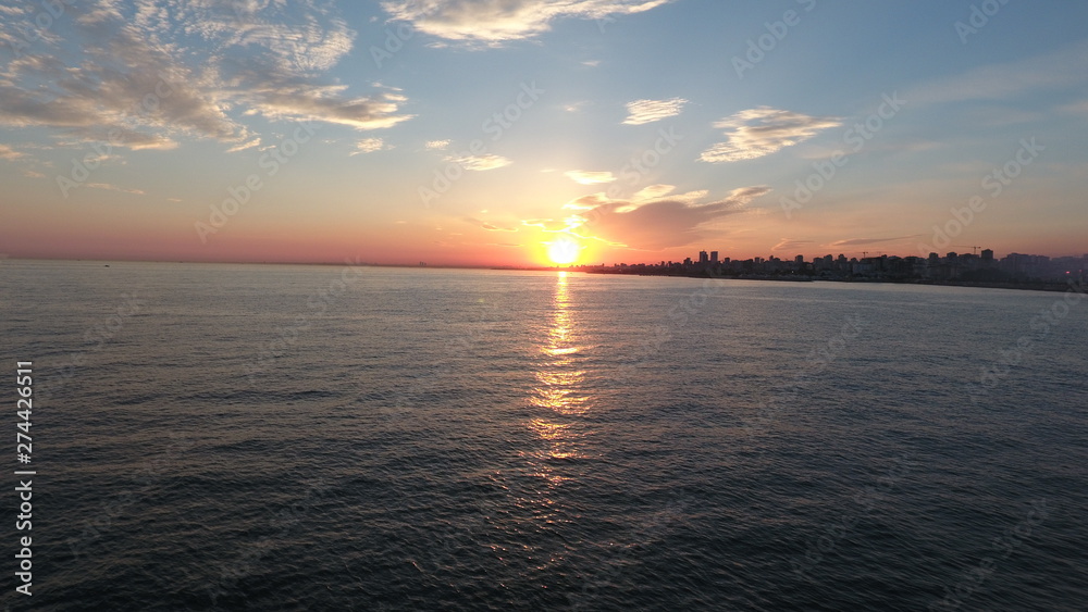 Obraz premium The most beautiful sunset pictures. We took a photo of the sunset from Istanbul Maltepe coast