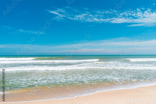 Fototapeta Naklejka Na Ścianę i Meble -  Beautiful tropical beach with blue sky and white clouds abstract texture background. Copy space of summer vacation and holiday business travel concept.