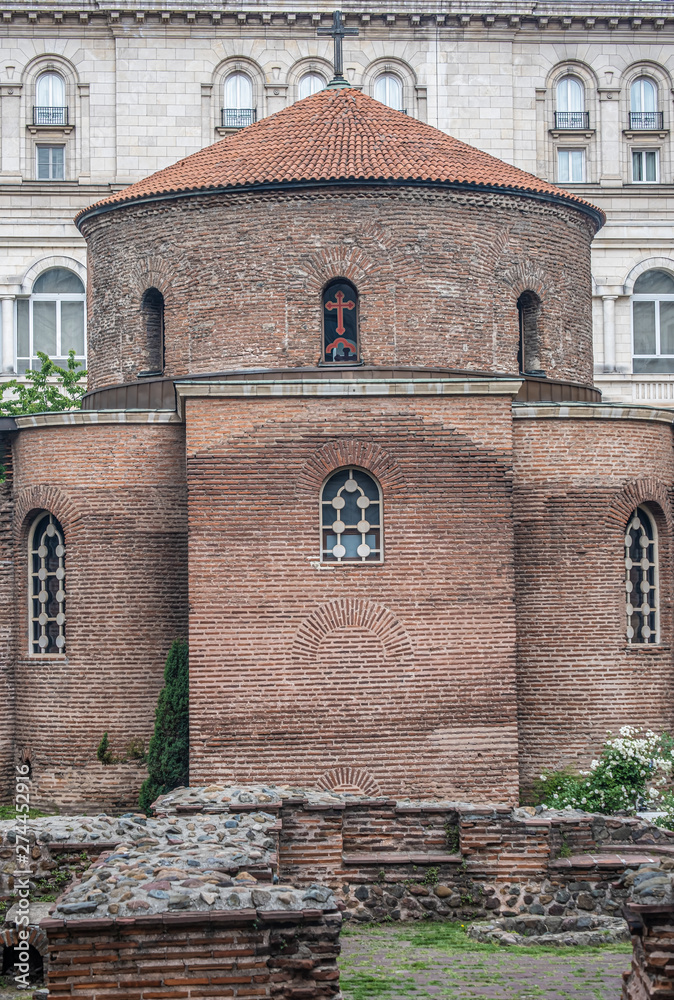 Obraz premium Church of St George , Early Christian red brick rotunda built by the Romans in the 4th century and the oldest building in Sofia, Bulgaria