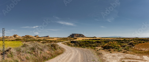Strasse in der Halbwüste Banderas Reales Navarra