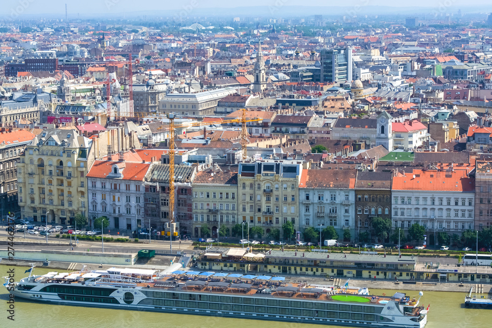 Obraz premium 12.06.2019. Budapest, Hungary. Beautiful view of historical part of the city, of old buildings and sights, river and coast, of transport.