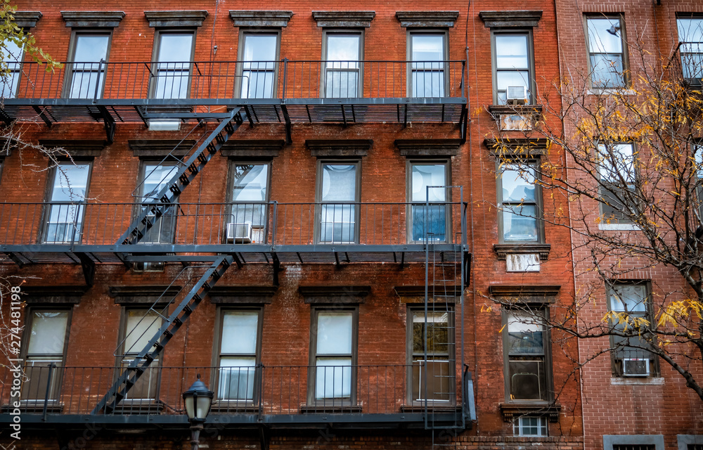 Obraz premium Old building in Manhattan