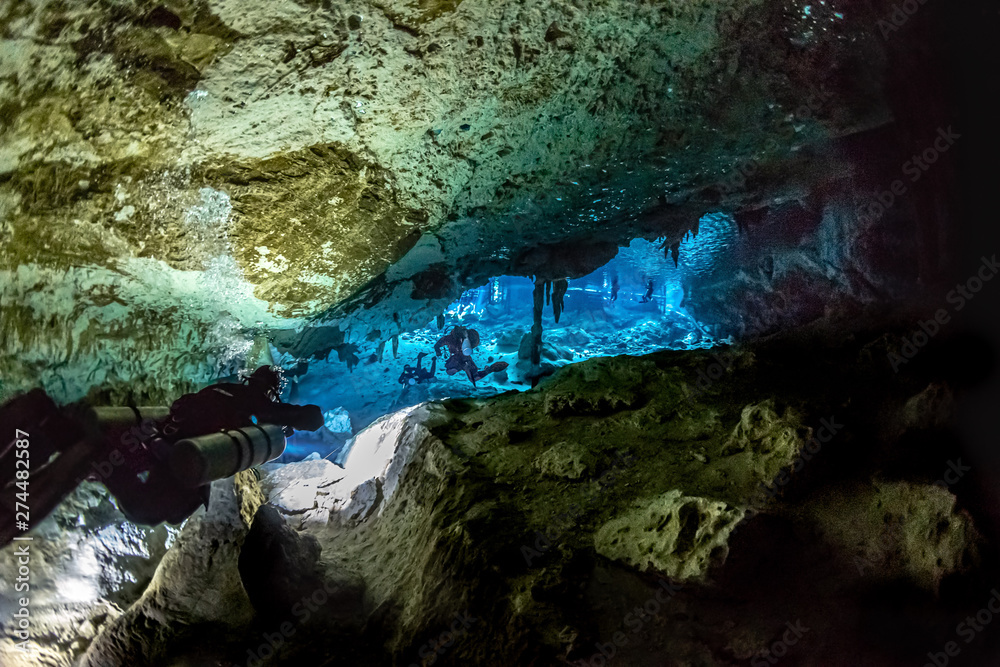 MEXICO diving cenote Dos Ojos