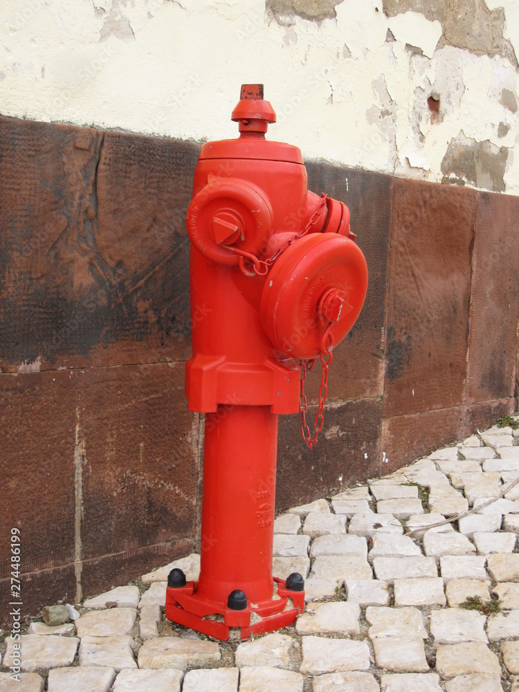 roter Hydrant Feuerwehr Löschwasser roter Hydrant Feuerwehr Löschwasser