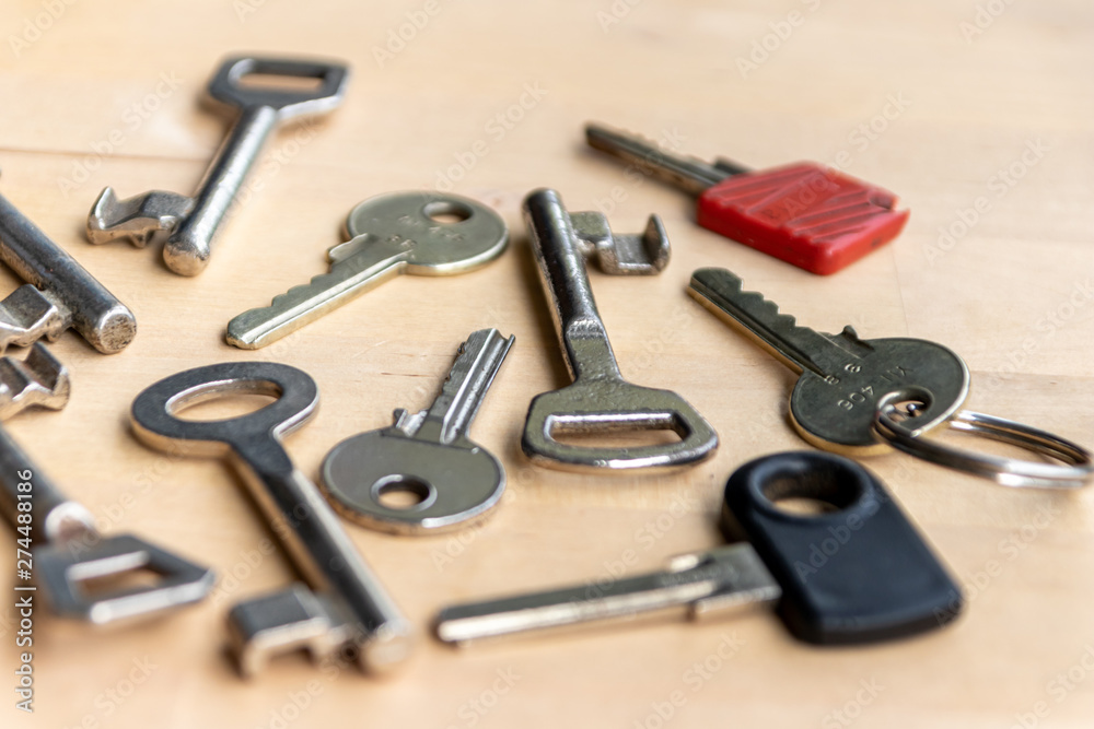 Verschiedene Arten von Schlüsseln für unterschiedliche Schlösser und Anwendungsbereiche Stock