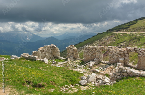 Hochobir Rainer Schutzhaus Berge Hintergrund photo