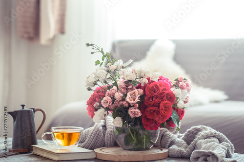 Εκτύπωση καμβά Modern Living room interior design with artificial flower vase