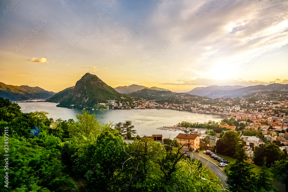 Ausblick über Lugano und den Luganer See, Tessin, Schweiz 