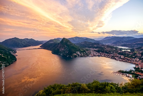 Ausblick über Lugano und den Luganer See, Tessin, Schweiz  photo