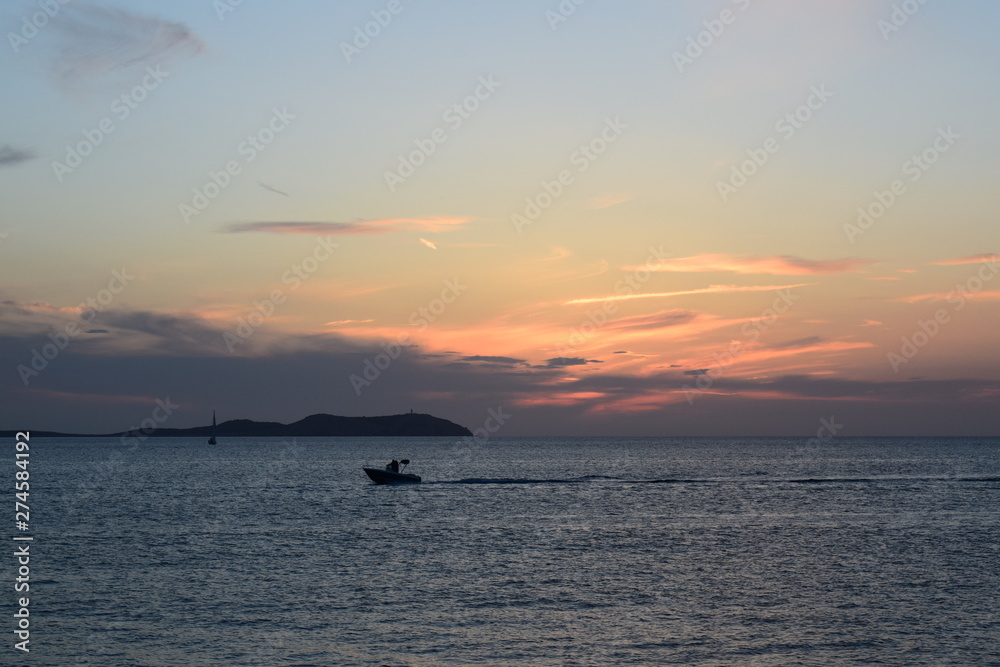 puesta de sol en san antonio, ibiza. Café del mar