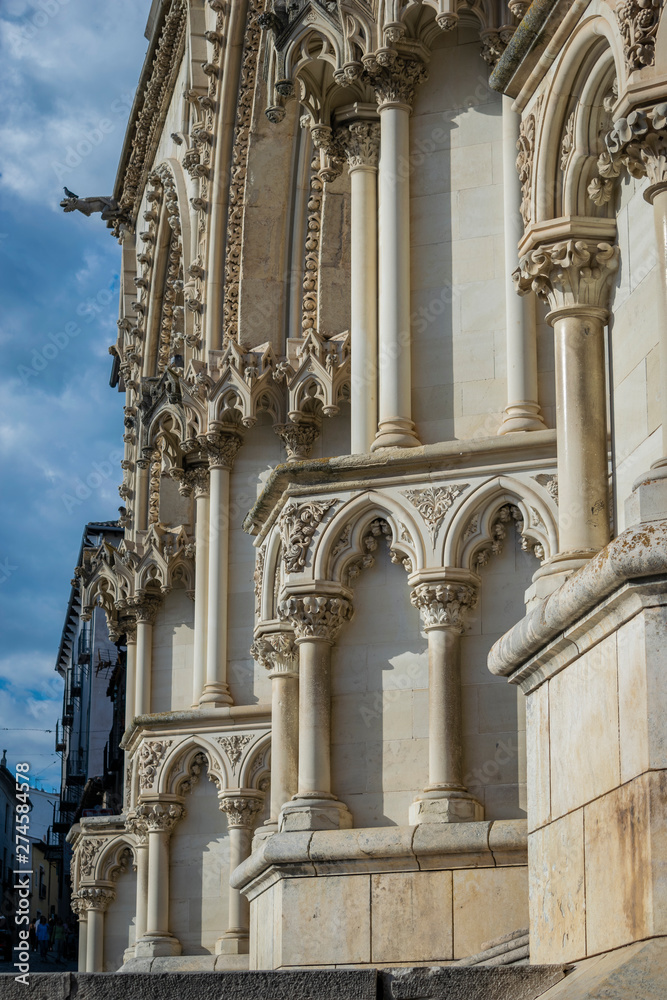 Detalle de la fachada de la catedral de Cuenca (España)