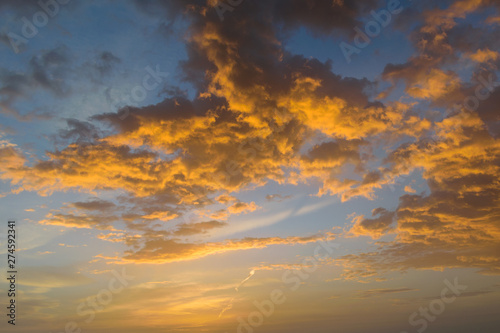 Colorful clouds at sunrise © CoinUp