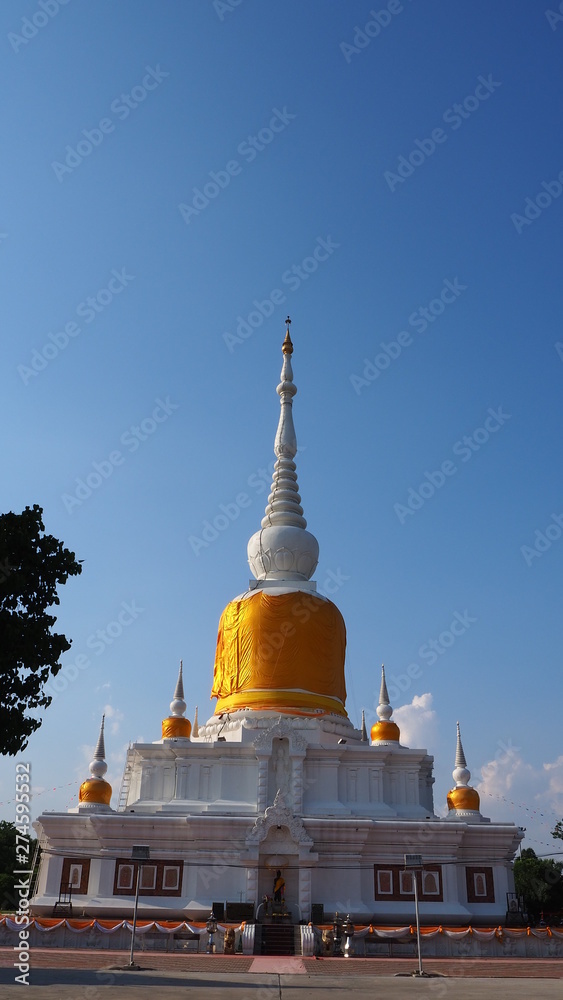 Phra That Nadun is a place of worship for Thai Buddhists.