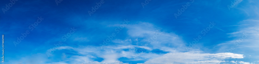 Panorama sky with cloud on a sunny day. Beautiful cirrus cloud. - obrazy, fototapety, plakaty 