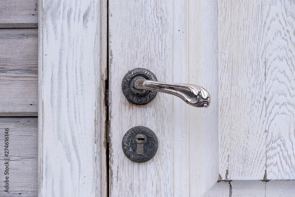 Φωτογραφία Antique old vintage gray wooden Door with iron Handle and Keyhole