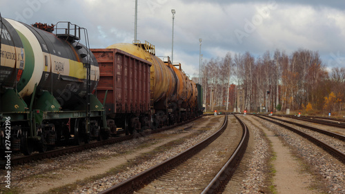 Rail fuel tank transportation