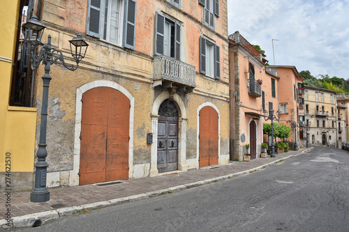 Fototapeta Naklejka Na Ścianę i Meble -  Old houses in Arpino, a town in central Italy