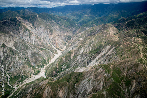 Ca  on de Chicamocha _ Santander _ Vista aerea del Ca  on _ Mesa de los Santos