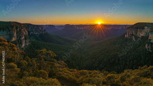 sunrise at govetts leap lookout, blue mountains, australia 28
