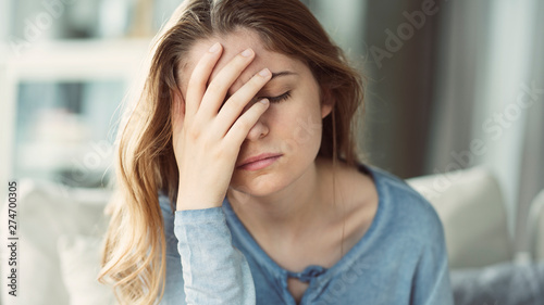 Fotografia Young woman with headache