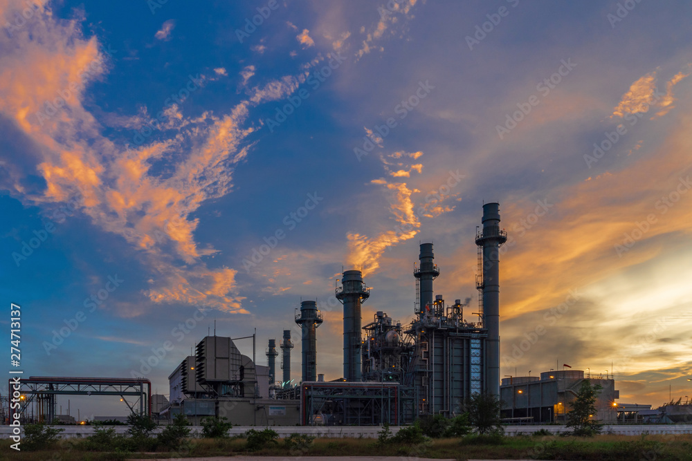 Petrochemical plant at Twilight In the industrial area Eastern Thailand.