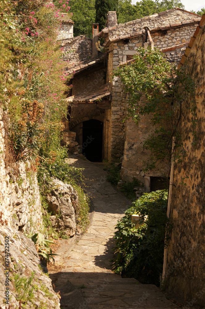 Rue d'un village de Provence
