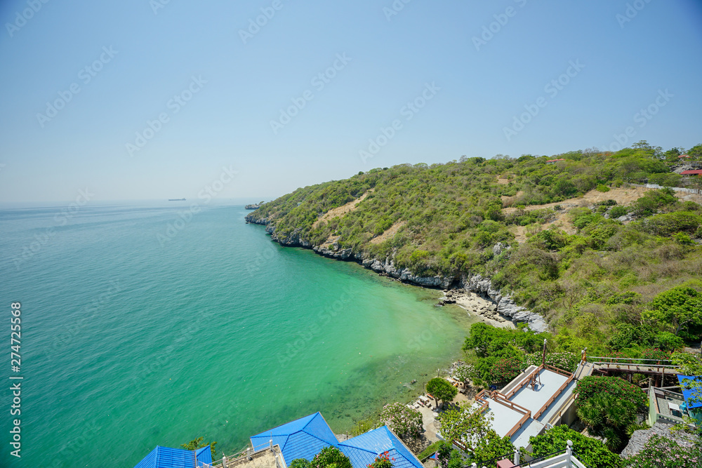 Obraz premium The sea landscape on hellfire pass beach of Koh Si Chang, Chonburi, Thailand.