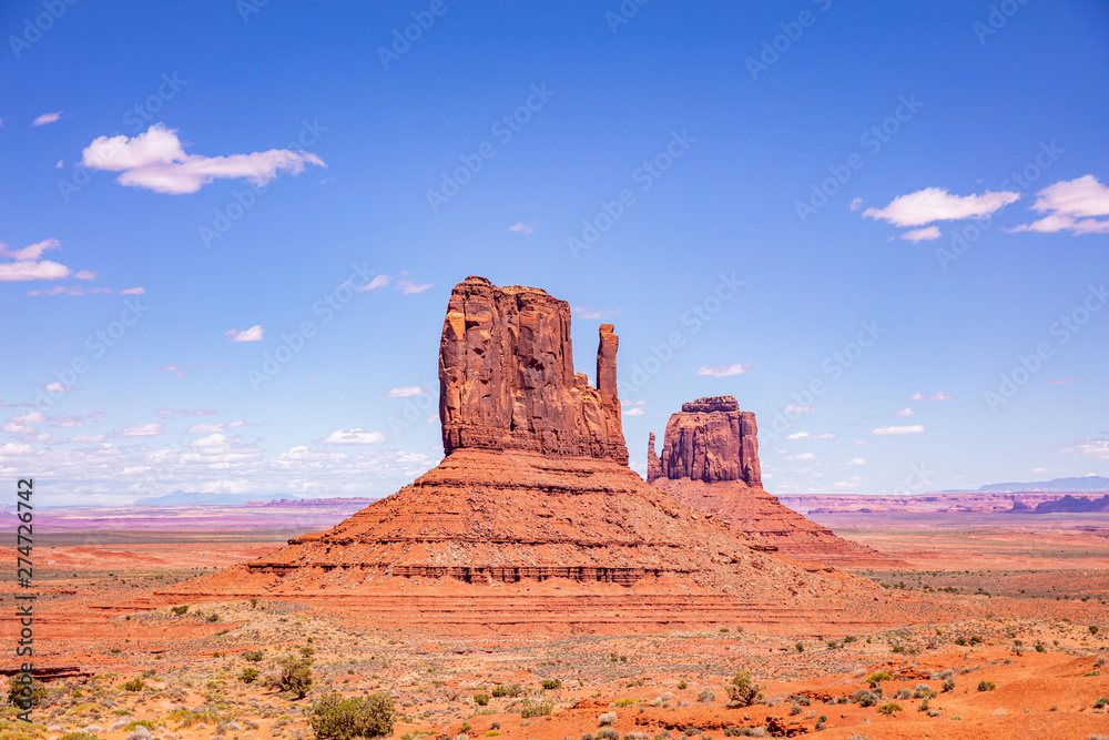 Monument Valley Tribal Park in the Arizona-Utah border, USA Monument Valley Tribal Park in the Arizona-Utah border, USA