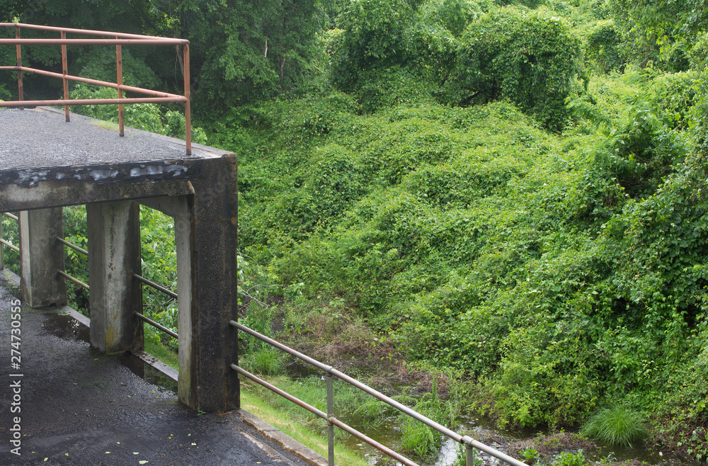 Fort Hunt, a former US Navy fort, defensive fort and it's navel gun battery battery.  This fort was made for the Spanish American war, updated for WWI, and used as a POW camp in WWII.